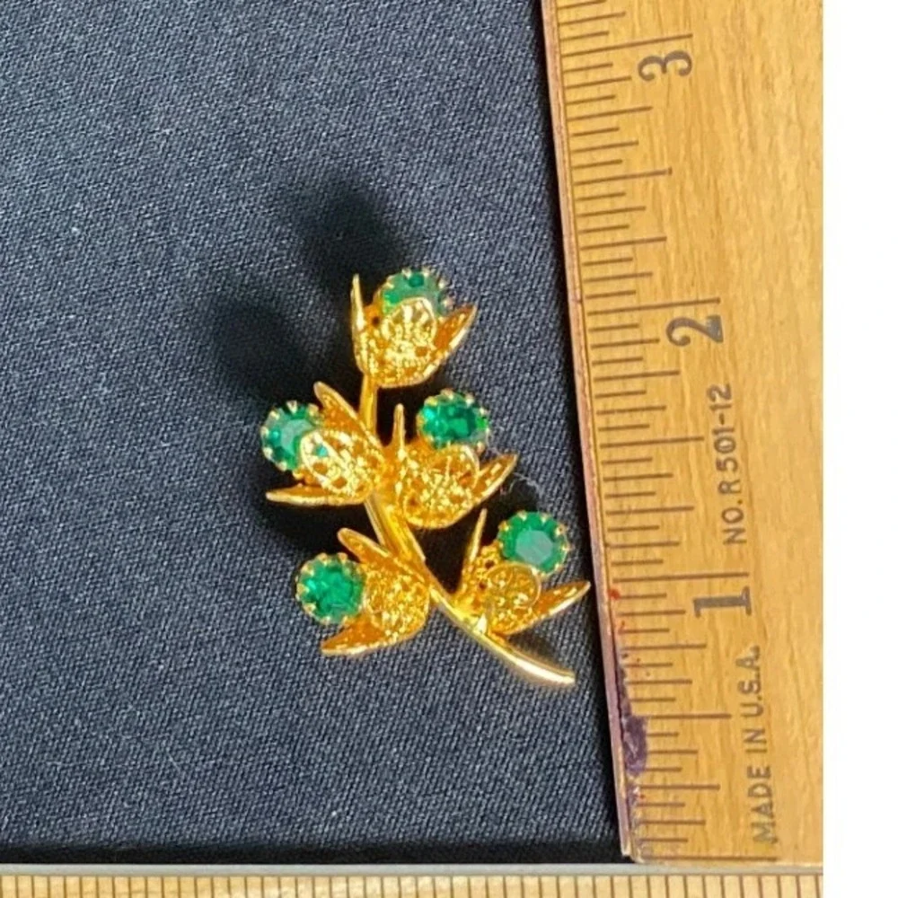 Gold Tone Leaf‎ Branch Brooch Pin Emerald Green Rhinestone Accents Women's